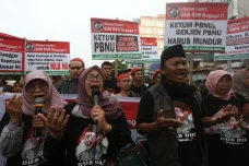 Aksi Unjuk Rasa Tuntut...