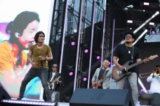 Charly dan Restu van...