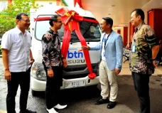 BTN Serahkan Bantuan...