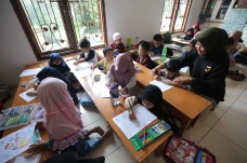 Bank Jago Gencarkan...