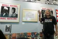 Melihat Pameran Cukil...