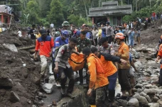 Banjir Bandang Melanda...