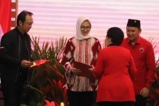 PDI Perjuangan Umumkan...