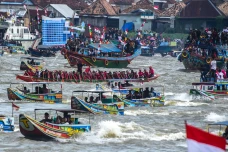 Potret Keseruan Lomba...