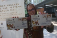 Perangko Edisi Spesial...