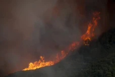 Kebakaran Hebat Landa...