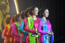 Senyum Semringah Finalis...