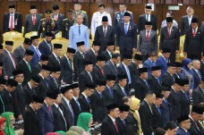 Resmi Dilantik, 152...