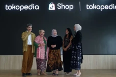 Tokopedia Rayakan Hari...