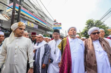 Ridwan Kamil Disambut...