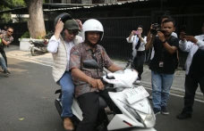 Panas-Panasan, Ridwan...