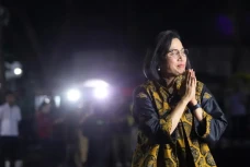 Sri Mulyani Diminta...