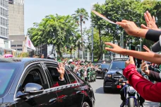 Momen Jokowi Disambut...