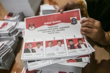 KPU Jakarta Pusat Gelar...