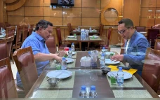 Diajak Makan Bareng...