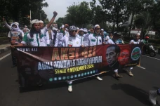 Aksi Reuni 411 Tuntut...