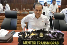 Raker Komisi V DPR dengan...