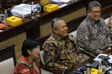 Raker Komisi XI DPR...