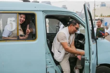 Ridwan Kamil Kaji Angkot...