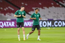 Mengintip Persiapan...
