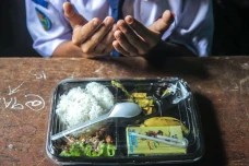 Potret Simulasi Makan...