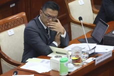 Raker dengan Komisi...