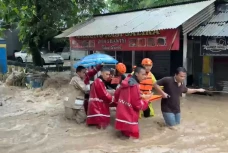 Banjir Bandang Terjang...