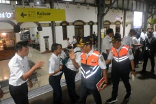 Dirut PT KAI Gunakan...