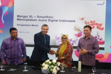 XL Axiata dan Smartfren...