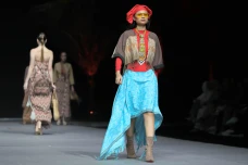 Peragaan Busana Spotlight...