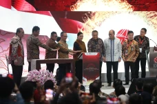 Pembukaan Perdagangan...