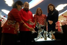 Royal Selangor Luncurkan...