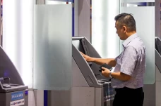 Mesin ATM Mulai Tergerus...