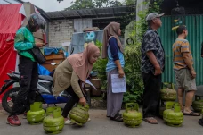 Potret Pilu Warga Tangsel...
