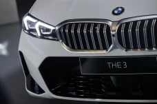 Penampakan Sedan Sporty...