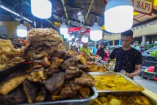 Berburu Hidangan Nasi...