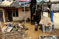 Banjir Surut, Warga...