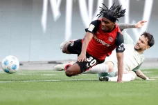 Leverkusen Takluk 0-2...