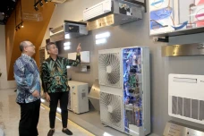 Perluas Layanan, DAIKIN...
