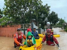 Banjir Terjang Kabupaten...