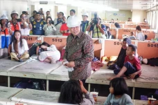 Menhub Tinjau Pelabuhan...