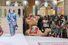 Peragaan Busana Muslim...