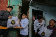 Distribusi Zakat Fitrah...