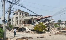 Gempa Berkekuatan 7,9...