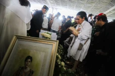 Suasana Haru Pemakaman...