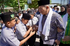 Perkuat Ekonomi Umat,...