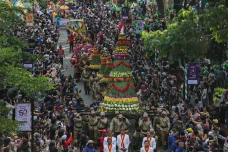 Kirab Gunungan Budaya...