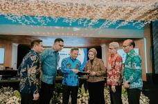 bank bjb Tumbuh Positif...