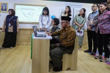 Kemendikdasmen dan Google...