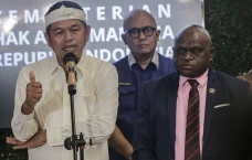 Menteri HAM dan Gubernur...